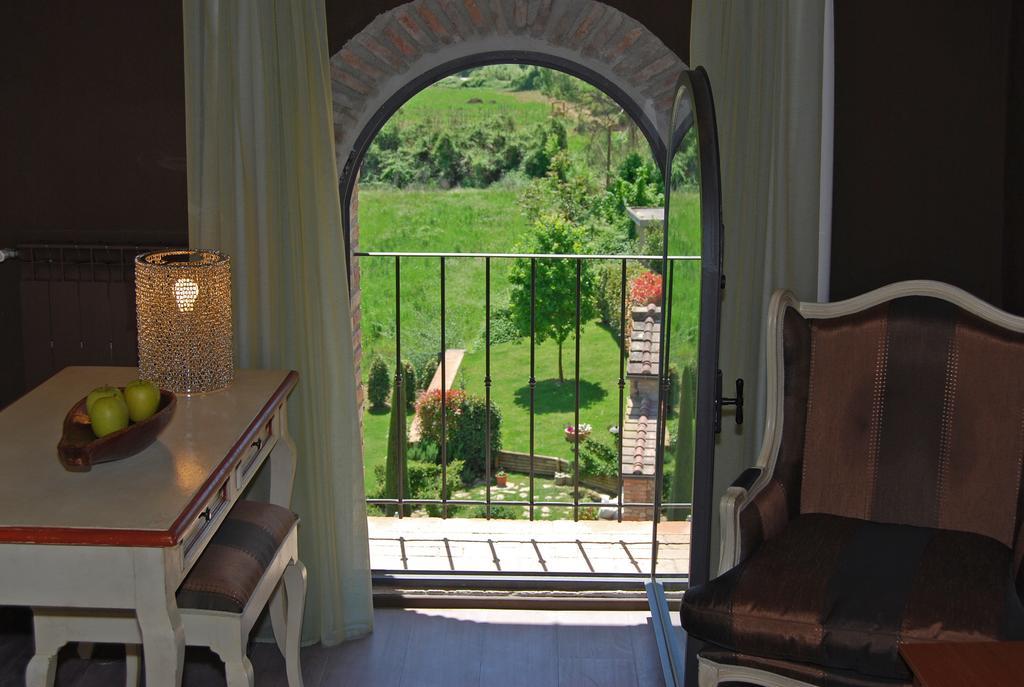 Molino Di Foci Guest House San Gimignano Ruang foto
